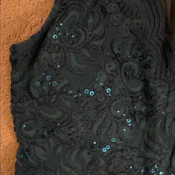 ***NWT*** SPEECHLESS EMERALD GREEN SEQUIN LACE FIT & FLARE FORMAL DRESS - Picture 6 of 14